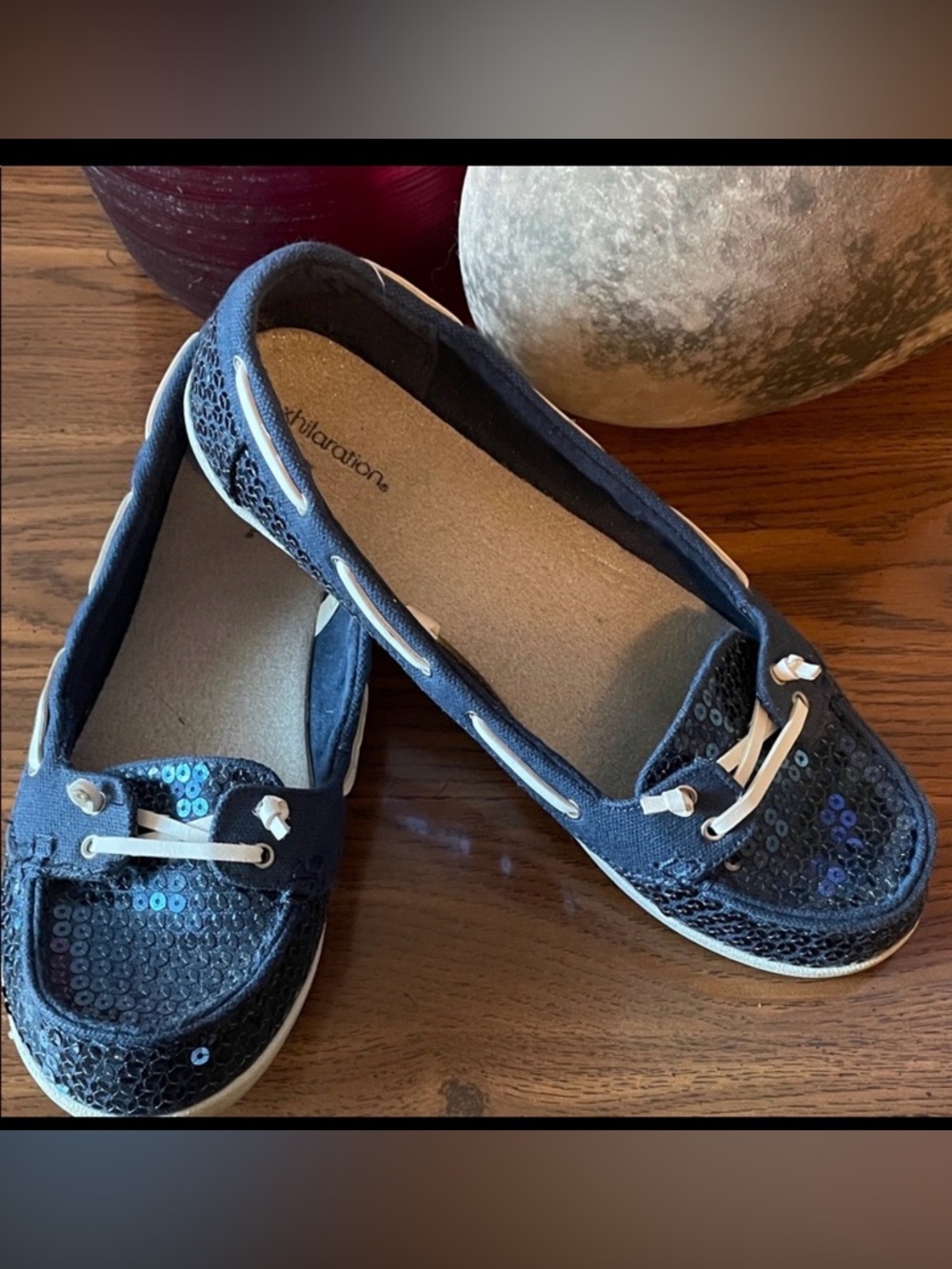 Xhilaration Navy Sequin Boat Shoes w White leather laces Comfy SZ 8 EUC